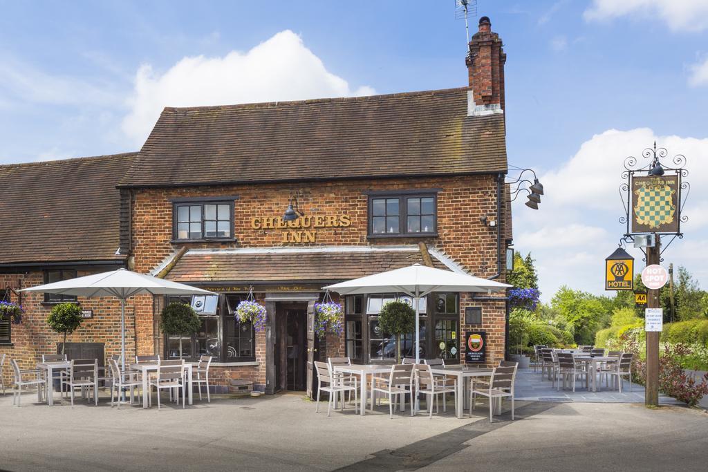 The Chequers Inn Beaconsfield Exterior foto