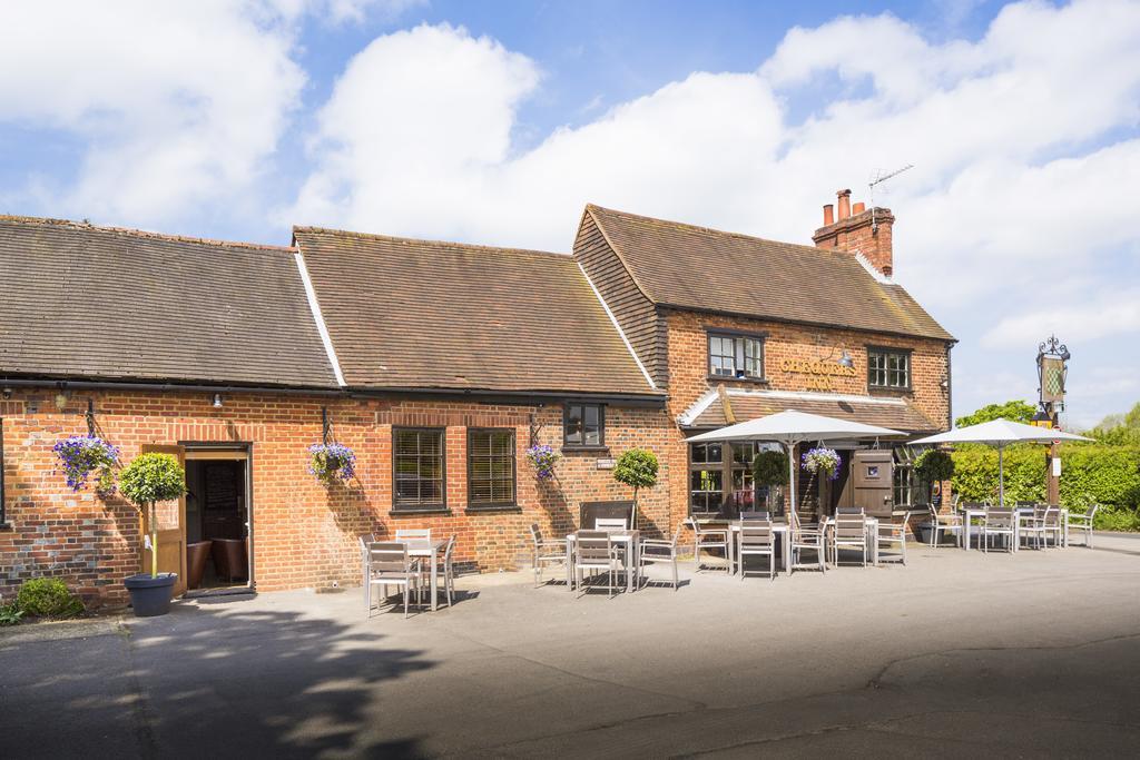 The Chequers Inn Beaconsfield Exterior foto