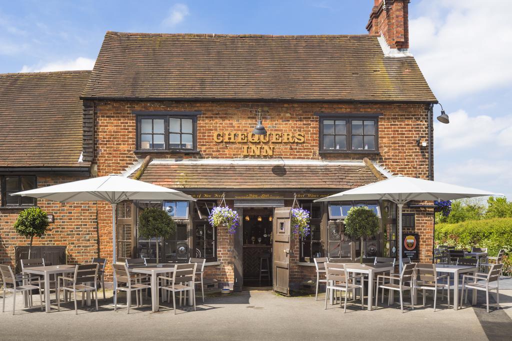 The Chequers Inn Beaconsfield Exterior foto