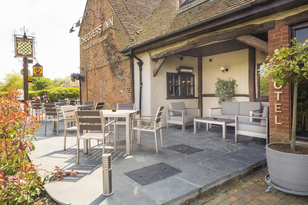 The Chequers Inn Beaconsfield Exterior foto